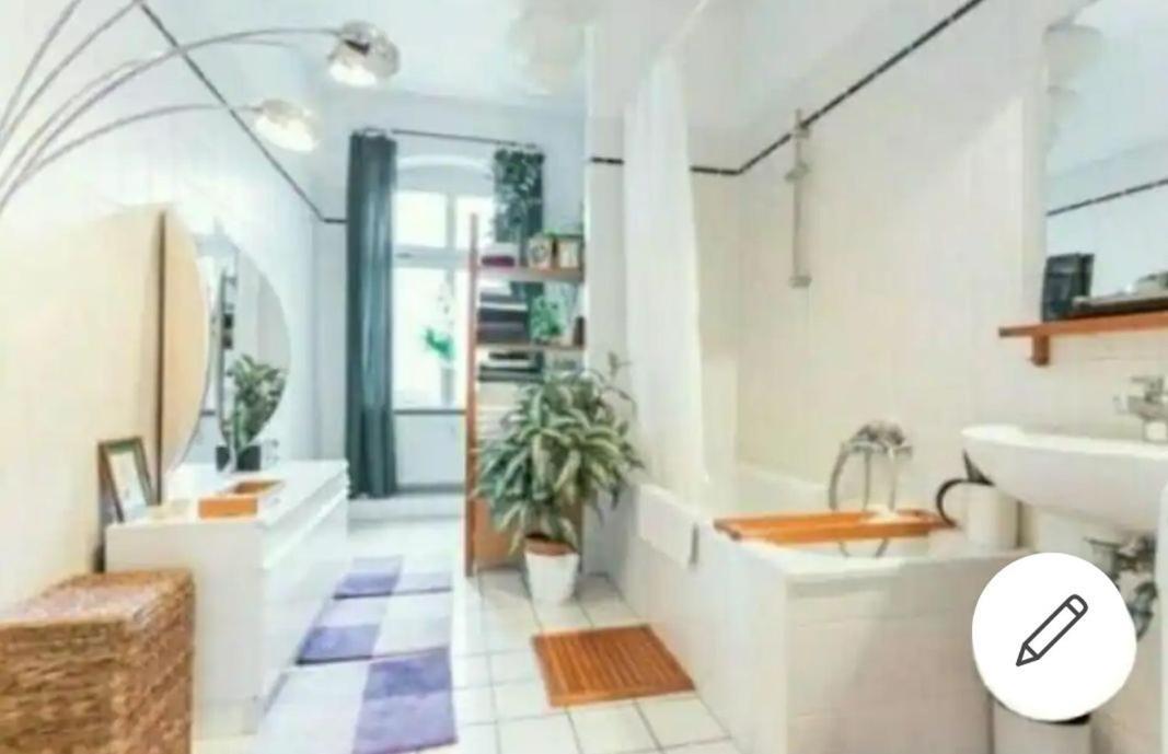 Private Bedroom Near Alexanderplatz In Sharing Apartment 柏林 外观 照片